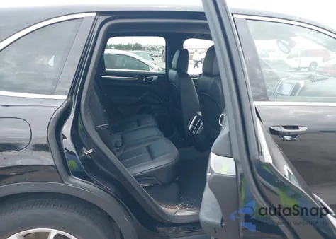 2016 Porsche Cayenne z USA, uszkodzony, nr VIN WP1AA2A22GLA10078